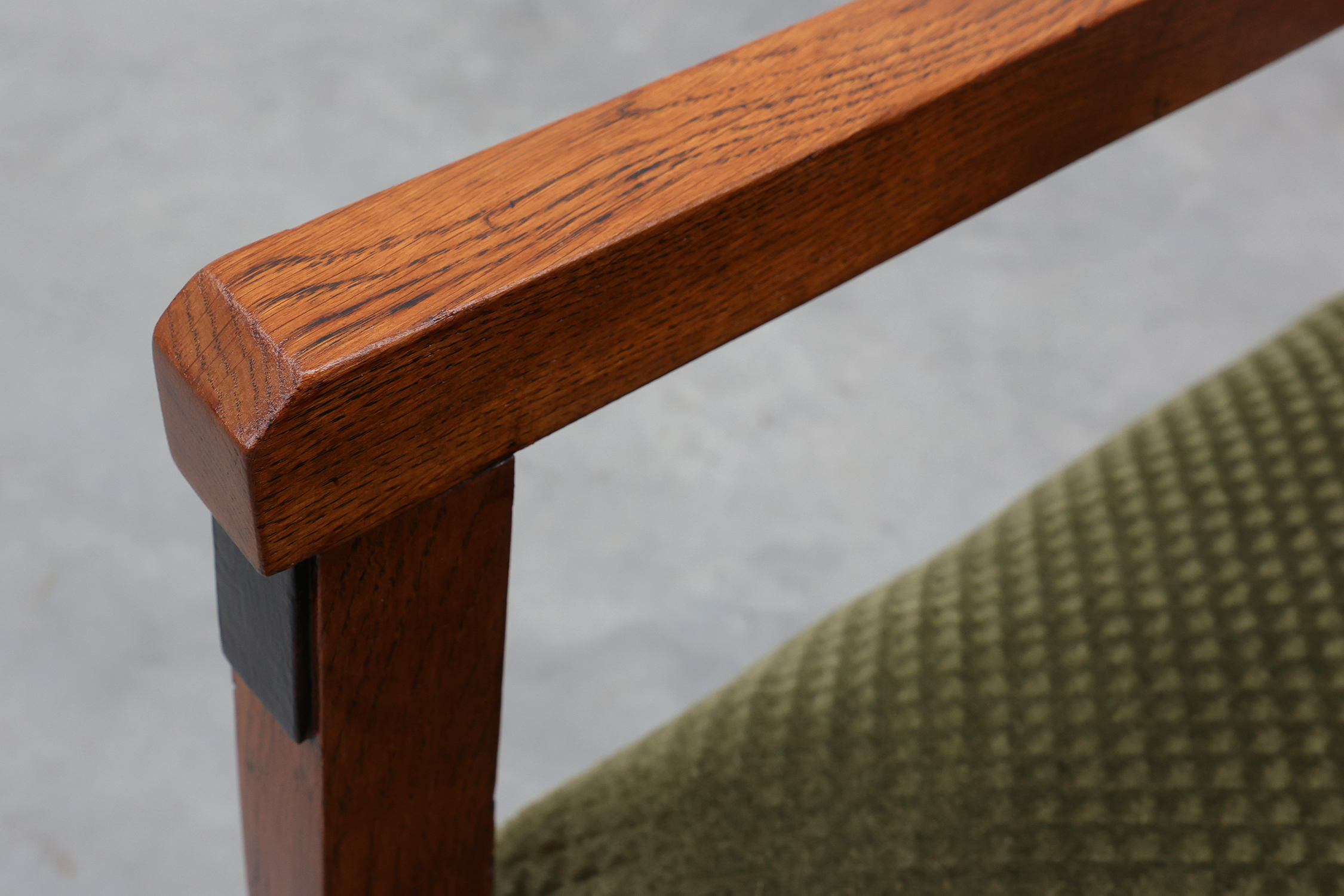 Amsterdamse School Oak Armchair with Green Velvet Seat, Netherlands, 1920sthumbnail
